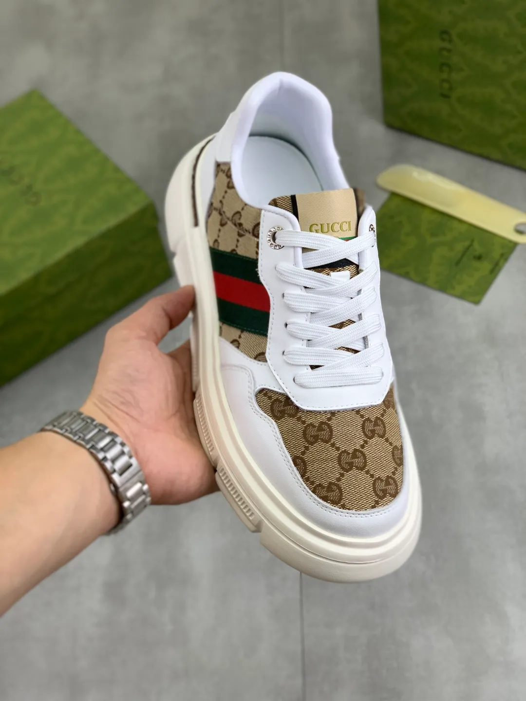 Men's shoes 💰P400💰[New style]🆘 The latest model from Gucci GUCCI official website🎁Classic casual and fashionable men's shoes👟Best model💥The style is simple and elegant, exclusive for trendy men. Unique official website latest brand elements👑Gucci original decoration, fashionable and generous, original soft calfskin fabric➕Comfortable soft first-layer pigskin lining ✅The official website specifies wear-resistant casual outsole, the classic model is photographed in real life🎬Color: 2️⃣colors available😍Number of codes: 38-44